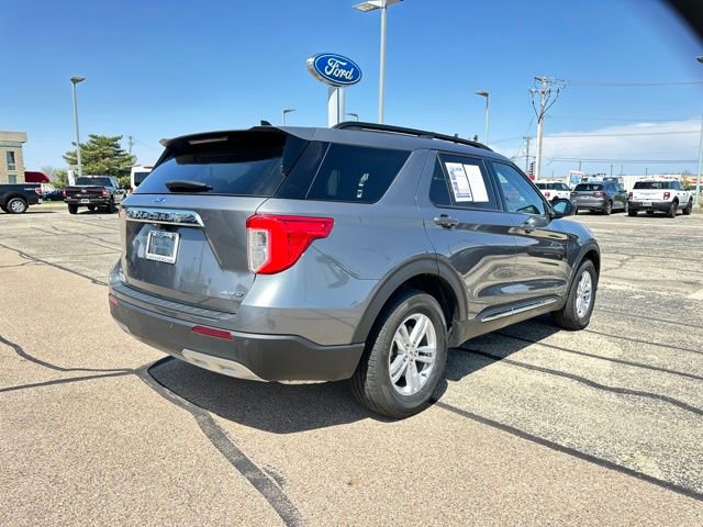 Used 2023 Ford Explorer XLT w/ Equipment Group 202A image 6