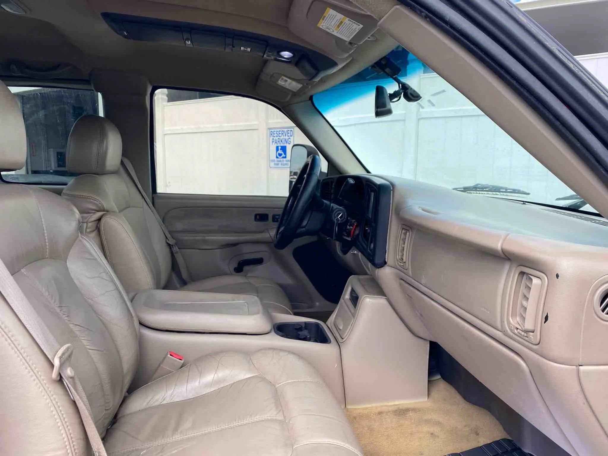 Used 2001 Chevrolet Silverado 2500 LT w/ Snow Plow Prep Pkg image 24