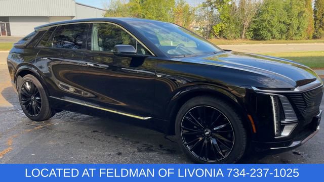 Used 2025 Cadillac Lyriq Luxury image 2