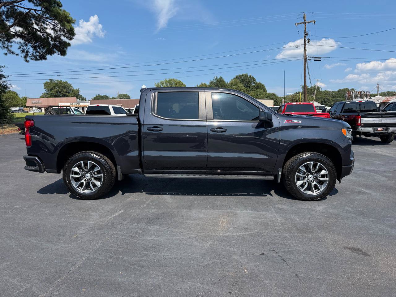 Used 2023 Chevrolet Silverado 1500 RST AWD/4WD image 5