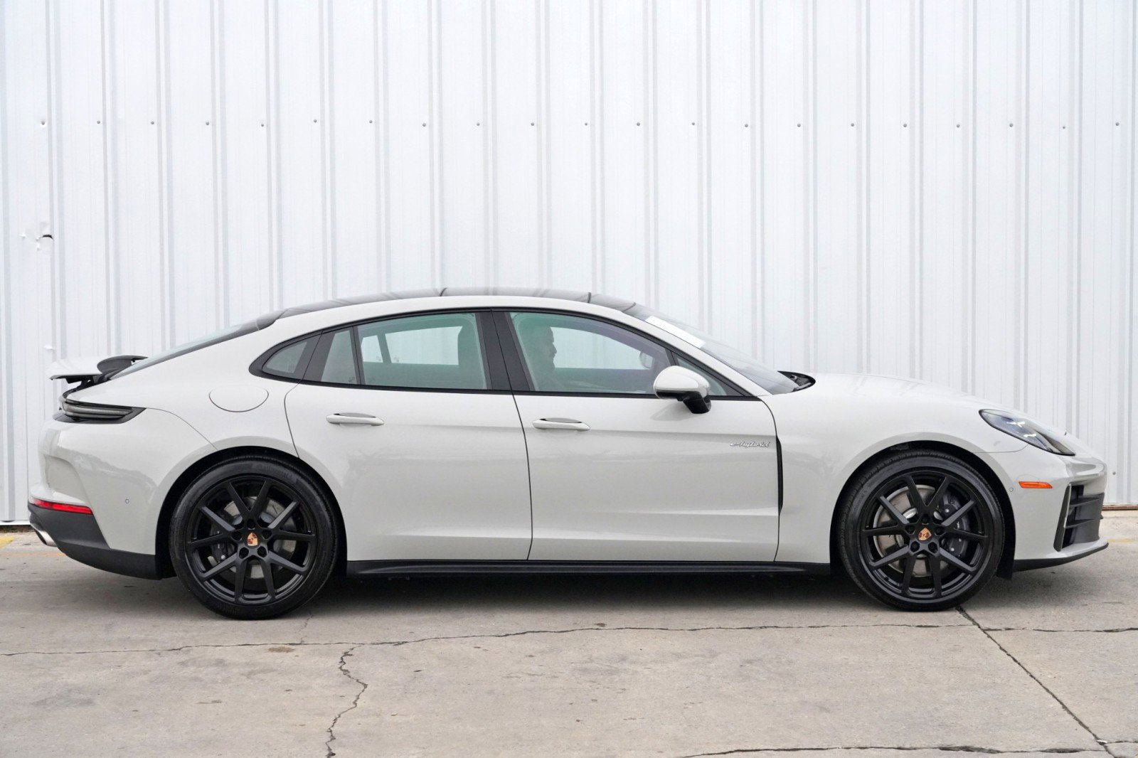 Used 2025 Porsche Panamera 4 w/ Premium Package image 60