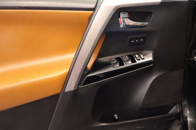 Used 2017 Toyota RAV4 Limited image 11