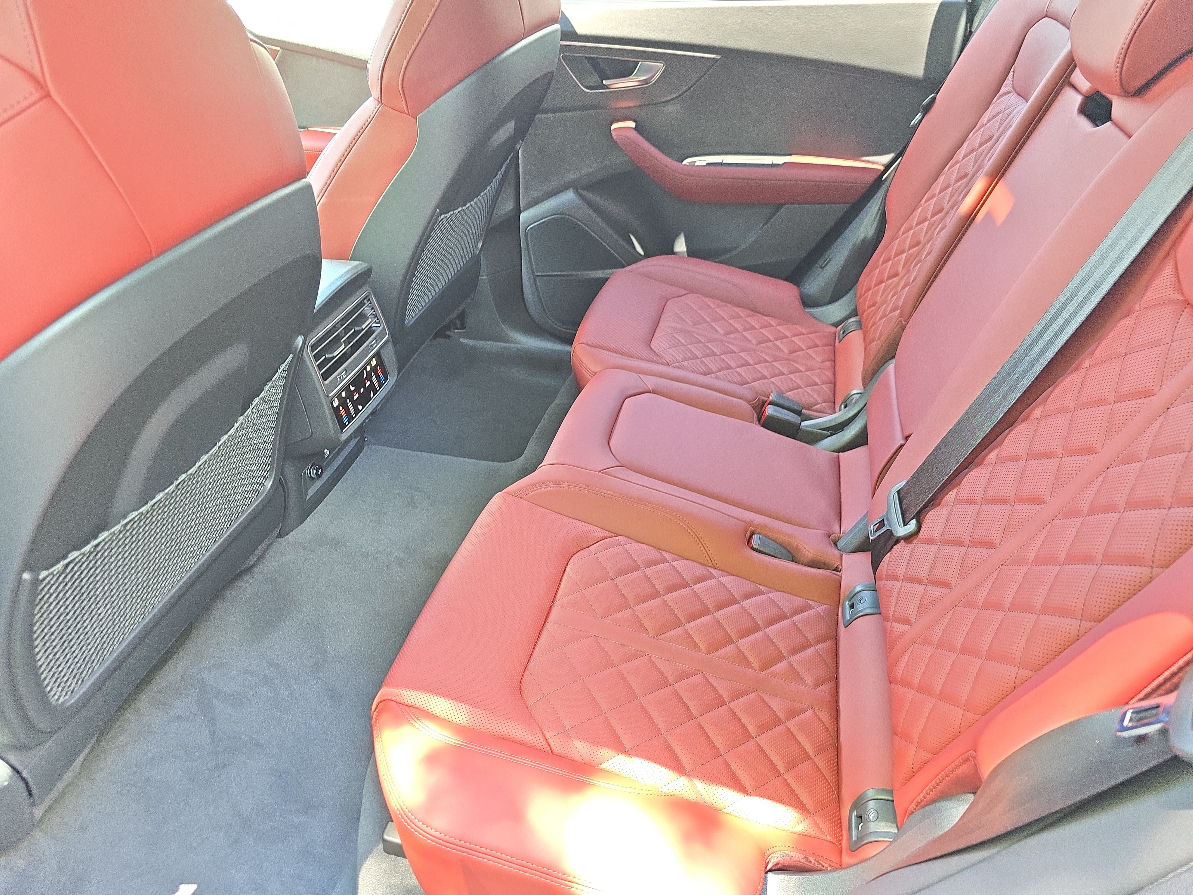 New 2026 Audi SQ8 Premium Plus AWD/4WD image 14