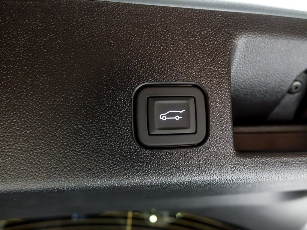 New 2026 Chevrolet Equinox EV LT image 11