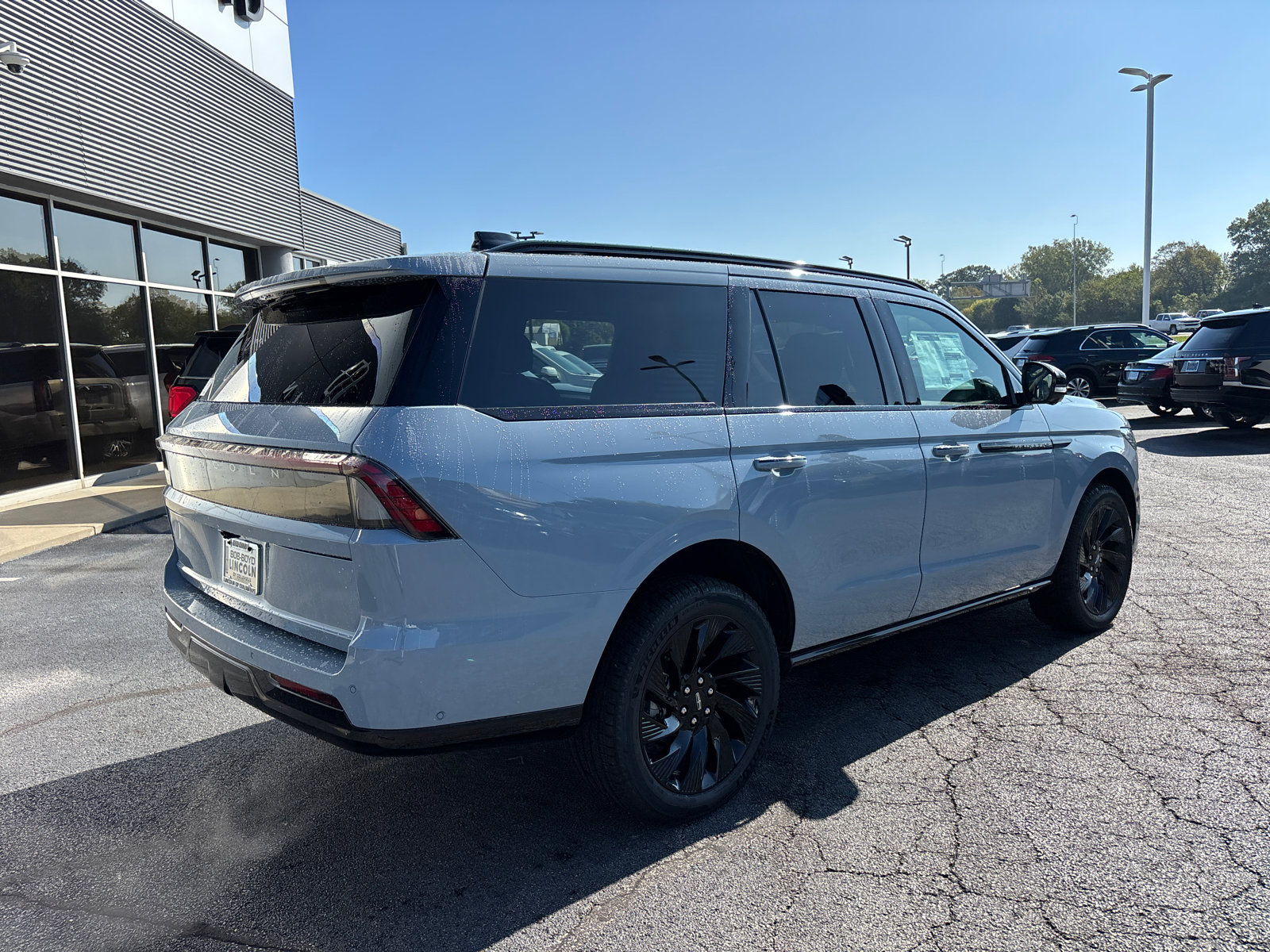 New 2025 Lincoln Navigator Reserve w/ Jet Appearance Package image 7