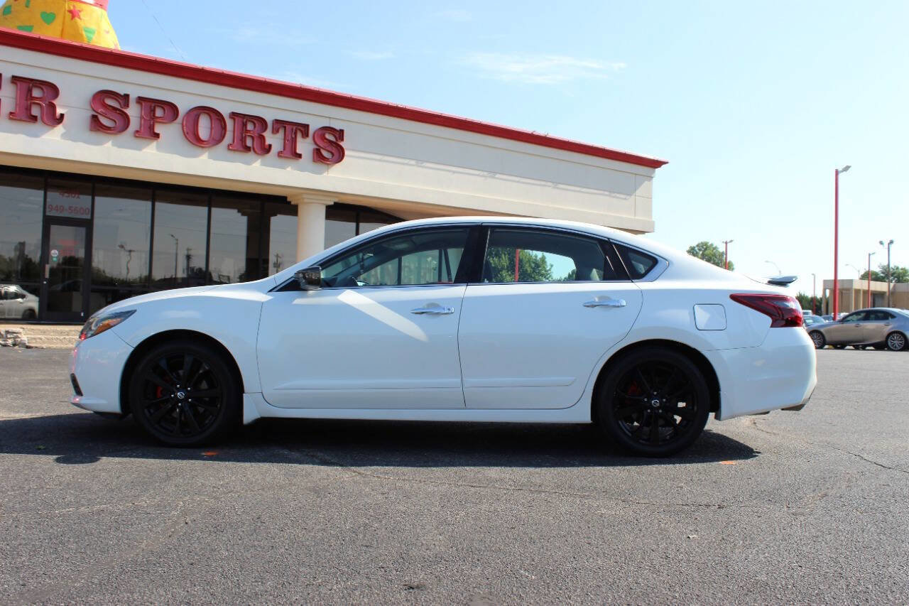 Used 2017 Nissan Altima 2.5 SR w/ Midnight Edition Package image 6