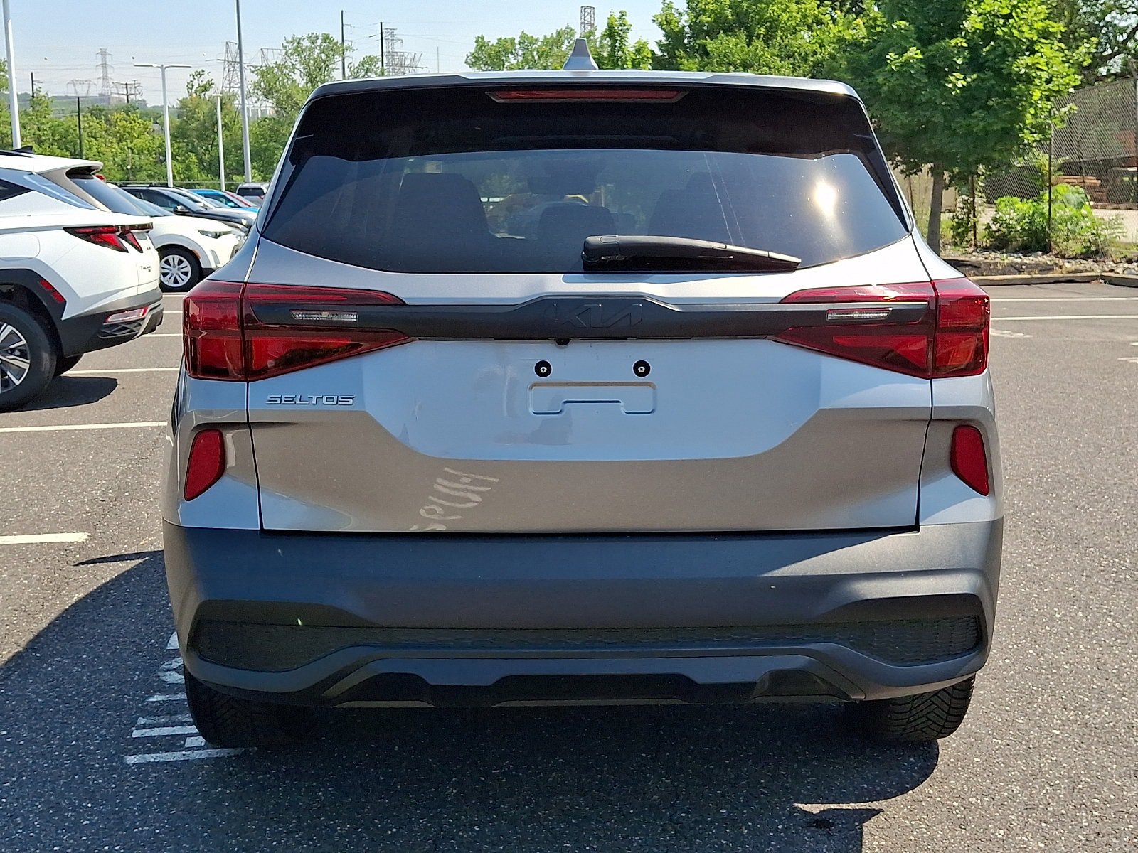 Used 2023 Kia Seltos LX AWD/4WD image 5