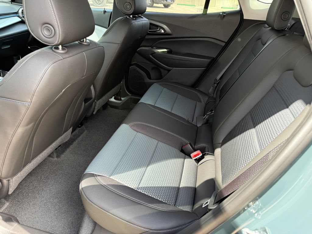 New 2026 Chevrolet Trax LT w/ Driver Confidence Package FWD image 10