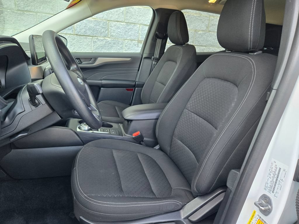 Used 2025 Ford Escape Active AWD/4WD image 14