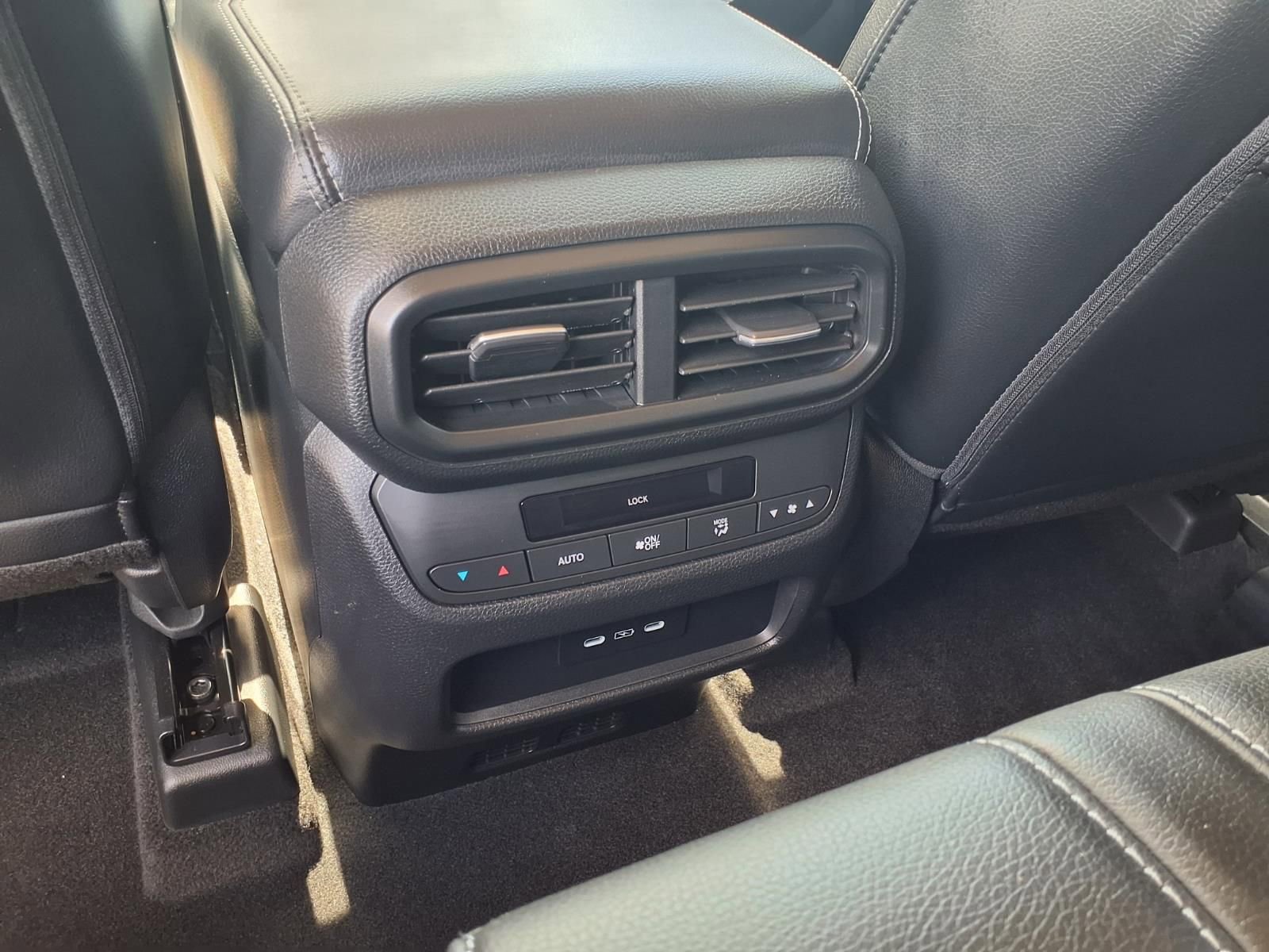 Used 2025 Honda Pilot EX-L image 14