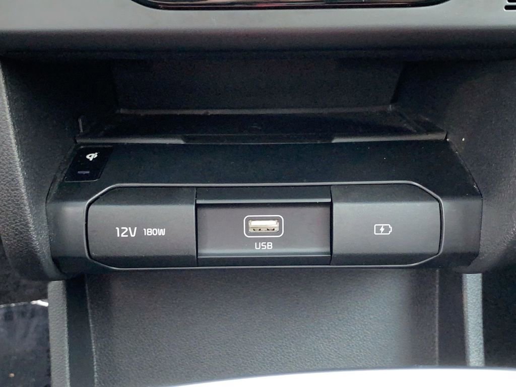 Used 2021 Kia Niro EX Premium w/ Cold Weather Package image 29