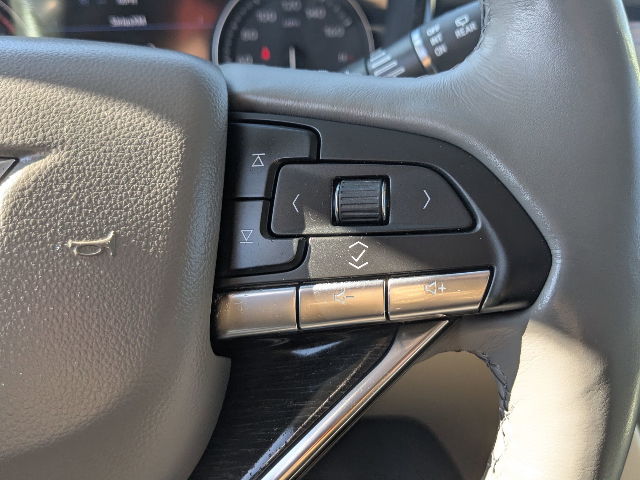 Used 2022 Cadillac XT6 Premium Luxury w/ Technology Package image 22