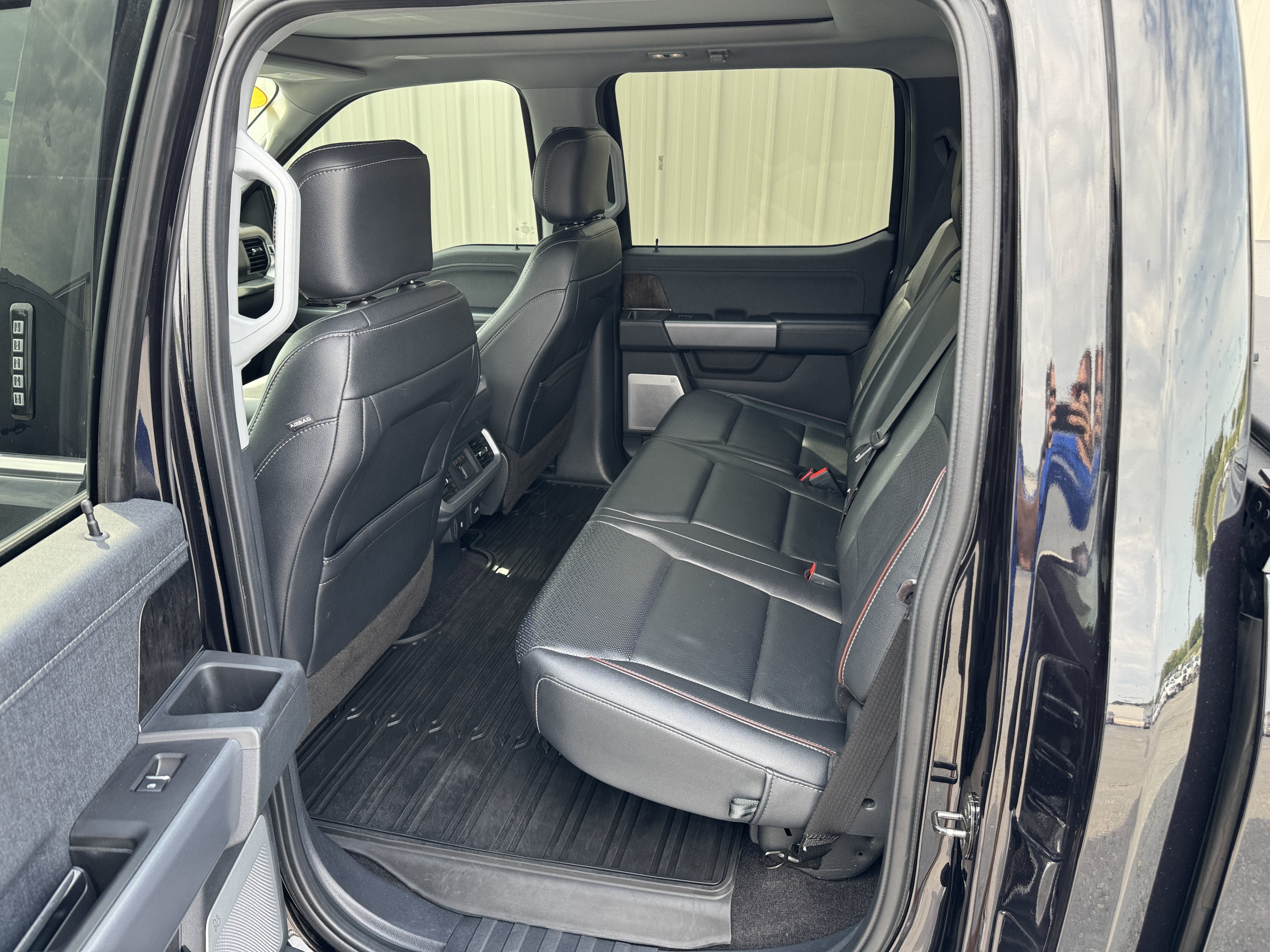 Used 2022 Ford F150 Lariat w/ Equipment Group 502A High AWD/4WD image 33