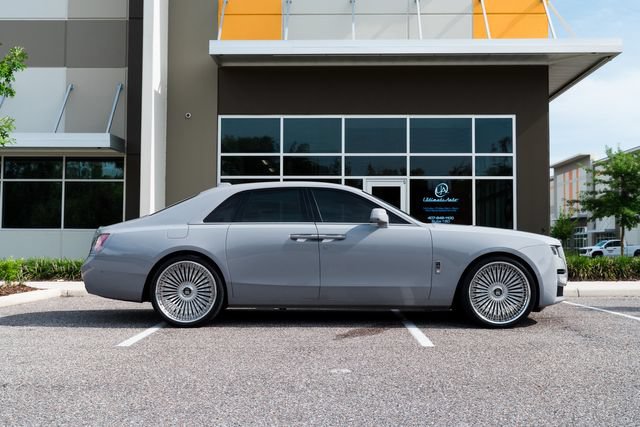 Used 2024 Rolls-Royce Ghost Black Badge AWD/4WD image 2