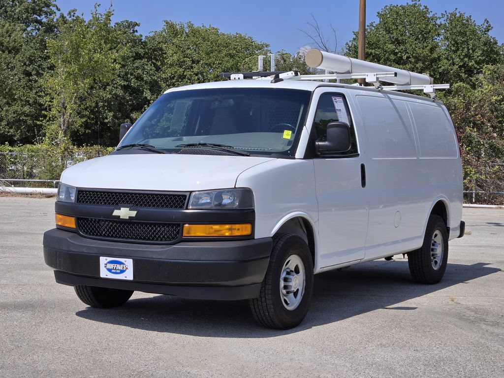 Used 2021 Chevrolet Express 2500 w/ Driver Convenience Package RWD image 3