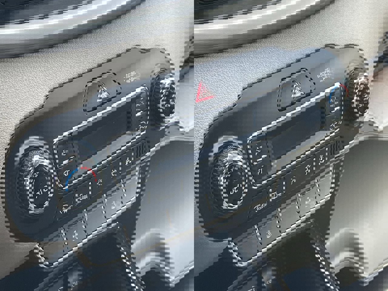 Used 2019 Kia Sorento EX image 12