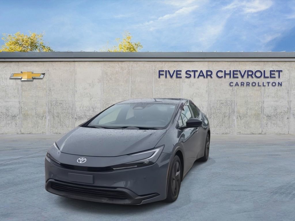 Used 2024 Toyota Prius LE image 3