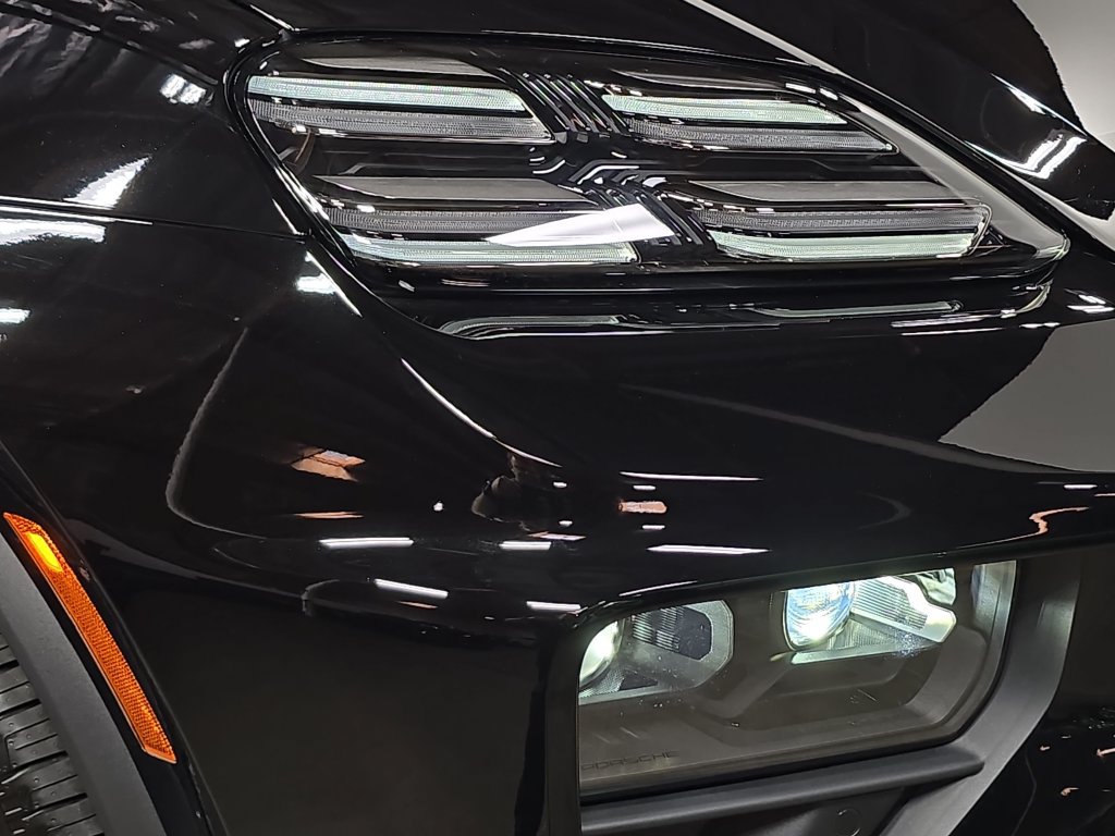 New 2026 Porsche Macan Electric RWD image 12