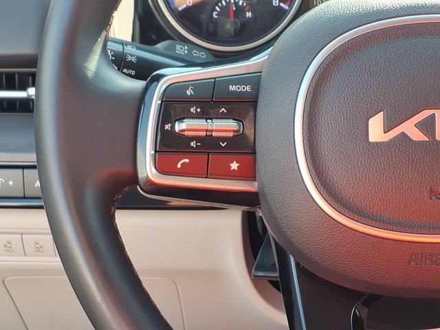 Used 2023 Kia Carnival EX FWD image 19