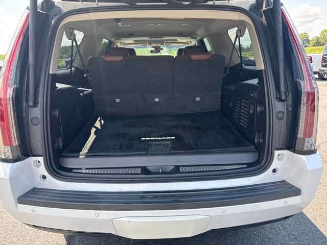 Used 2020 Cadillac Escalade ESV Luxury AWD/4WD image 11