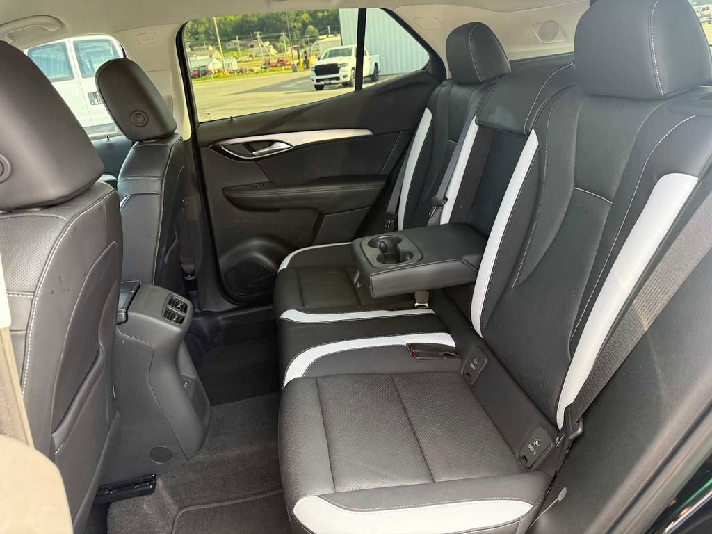 Used 2025 Buick Envision Sport Touring image 37