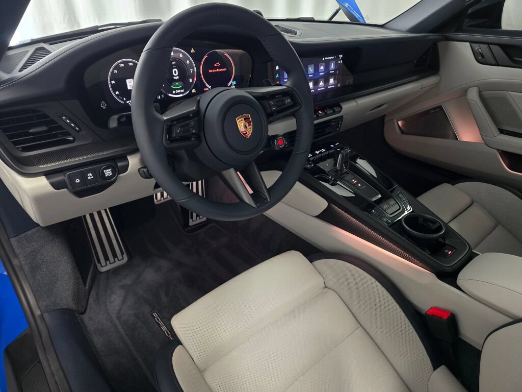 Certified 2026 Porsche 911 Targa 4 GTS AWD/4WD image 21