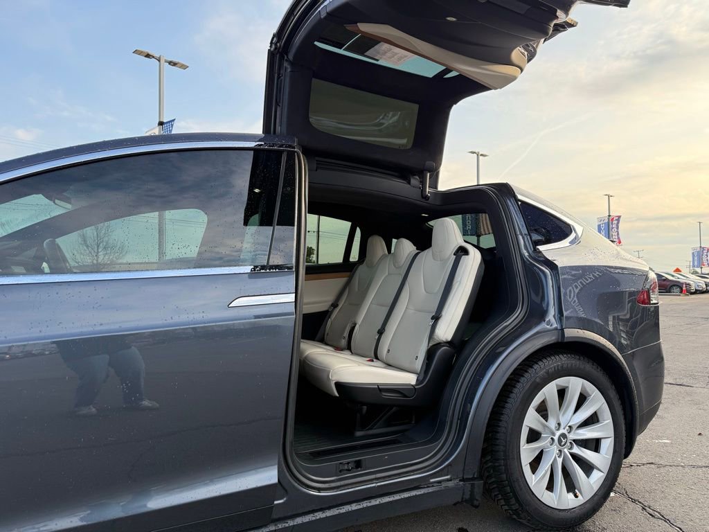 Used 2020 Tesla Model X Long Range image 24