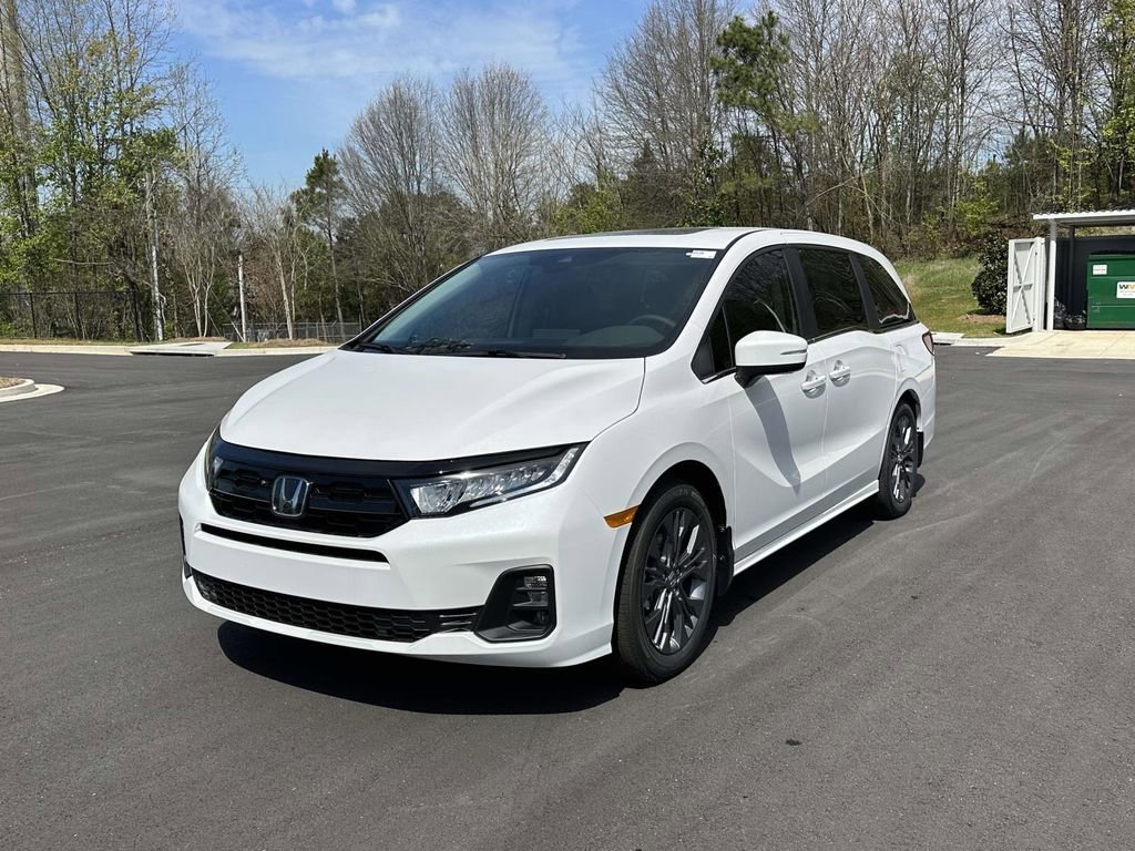 New 2026 Honda Odyssey Touring image 3