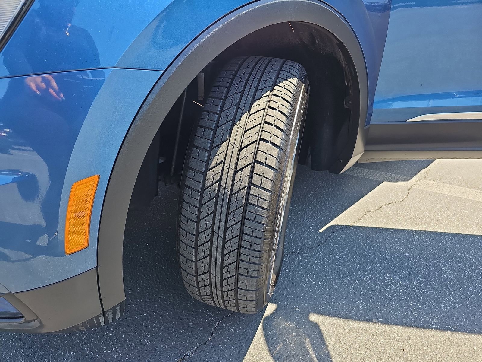 Used 2018 Volkswagen Tiguan SE AWD/4WD image 31