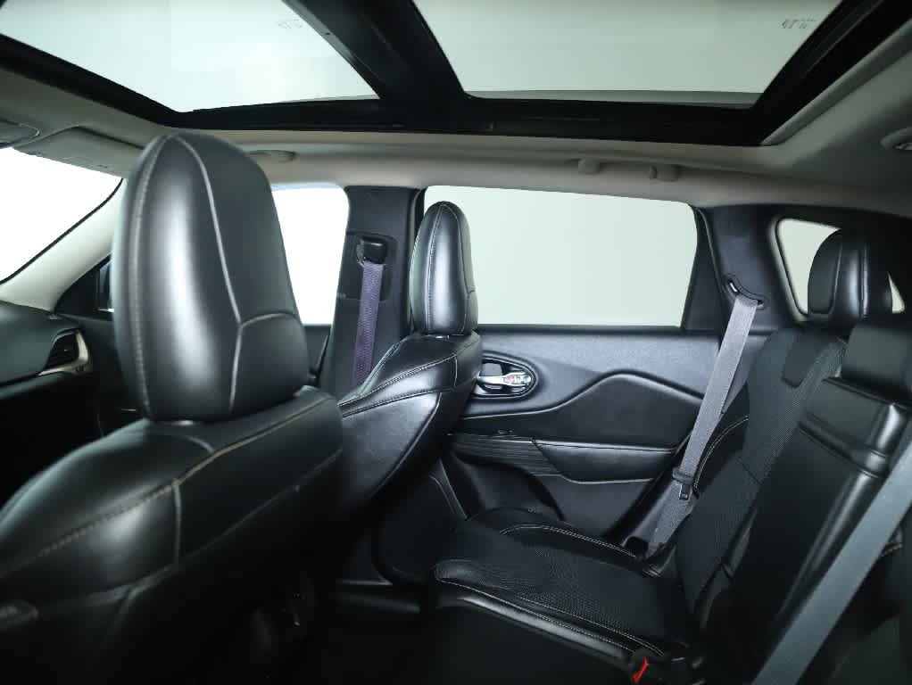 Used 2014 Jeep Cherokee Limited w/ Technology Group AWD/4WD image 15
