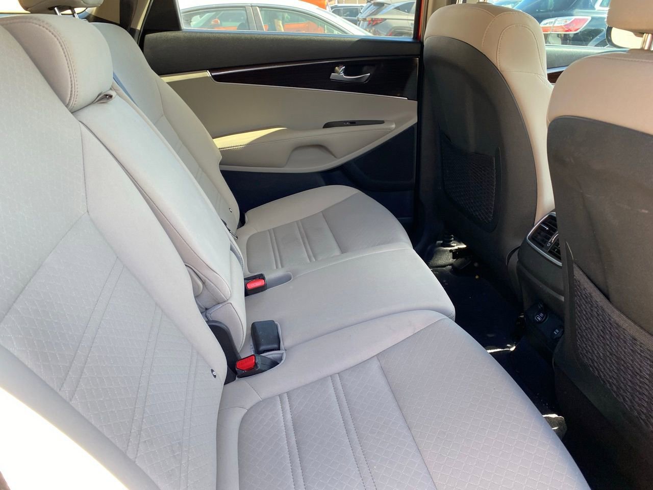 Used 2020 Kia Sorento LX image 8