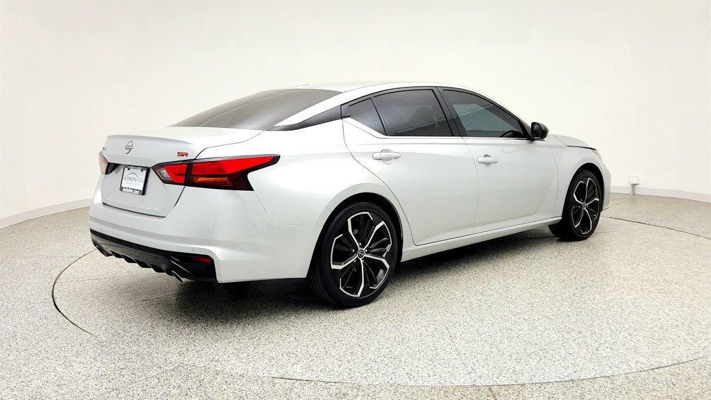 Used 2024 Nissan Altima 2.5 SR w/ SR Premium Package FWD image 5