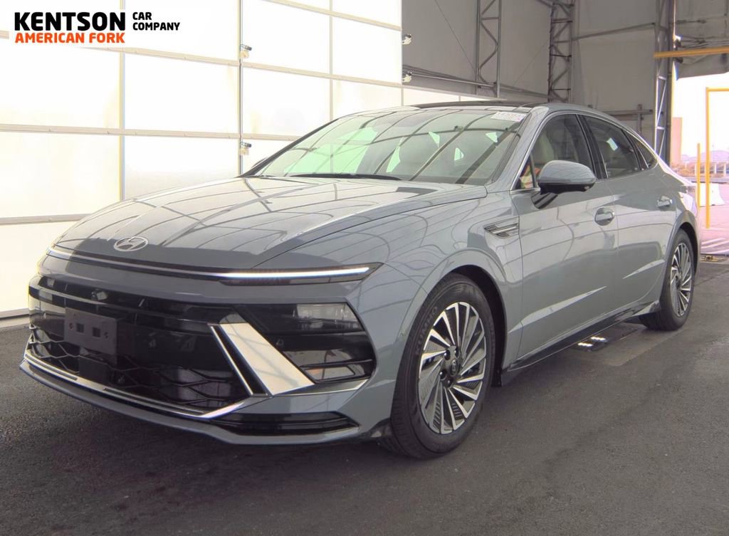 Used 2025 Hyundai Sonata Limited image 2