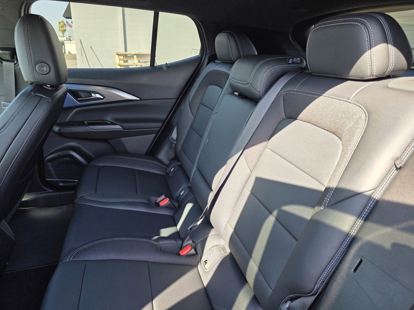 New 2026 Chevrolet Equinox EV LT w/ LPO, Blackout Package image 14