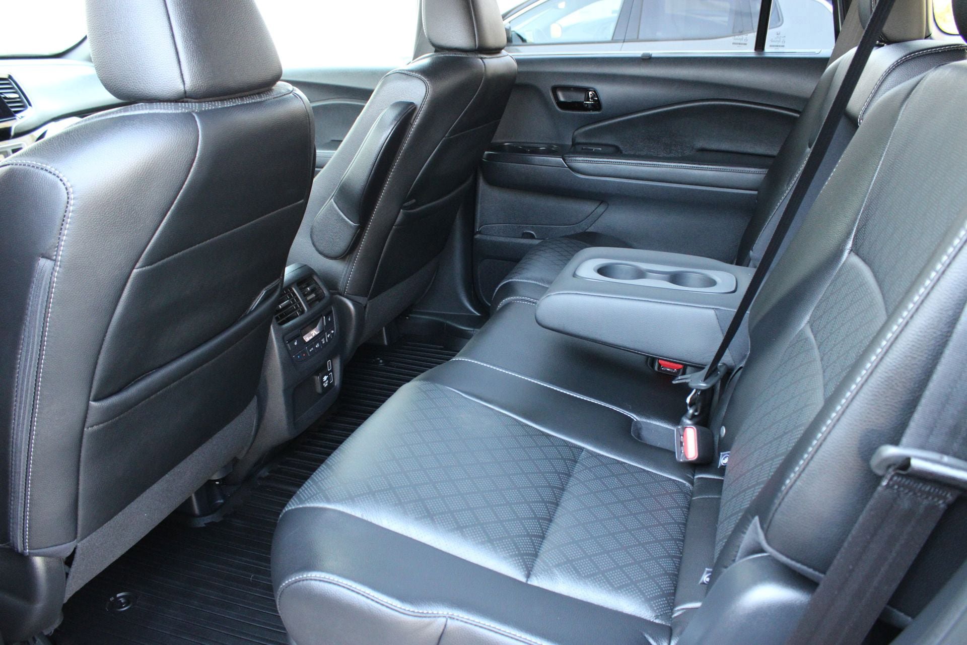 Used 2023 Honda Passport Elite image 18