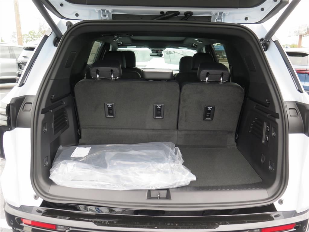 New 2026 Chevrolet Traverse High Country image 15