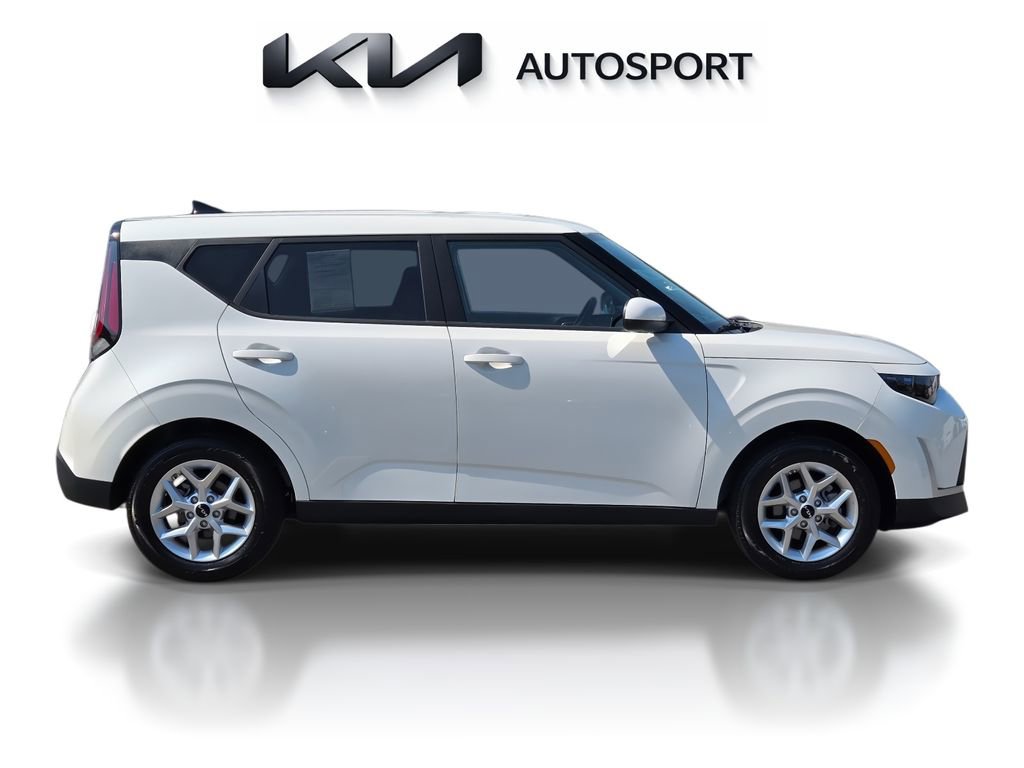 Used 2025 Kia Soul LX FWD image 7