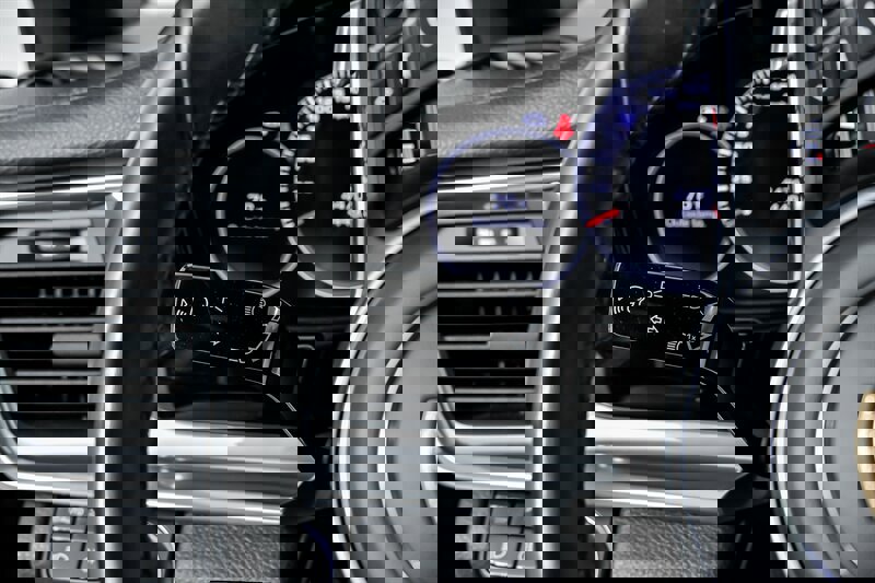 Used 2018 Porsche Panamera 4S image 29