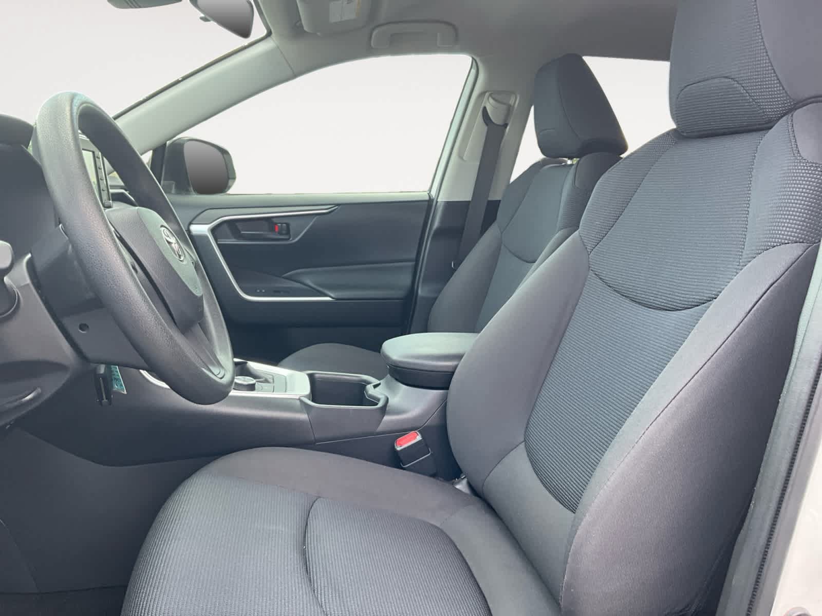 Used 2022 Toyota RAV4 LE AWD/4WD image 9