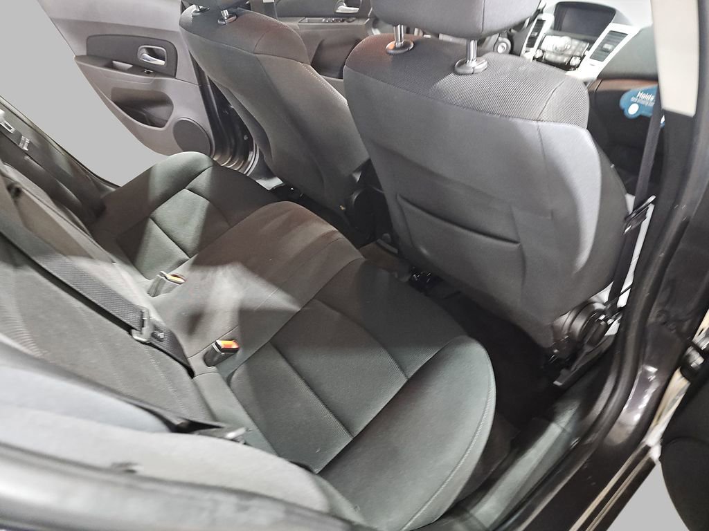 Used 2016 Chevrolet Cruze LT w/ Technology Package image 14