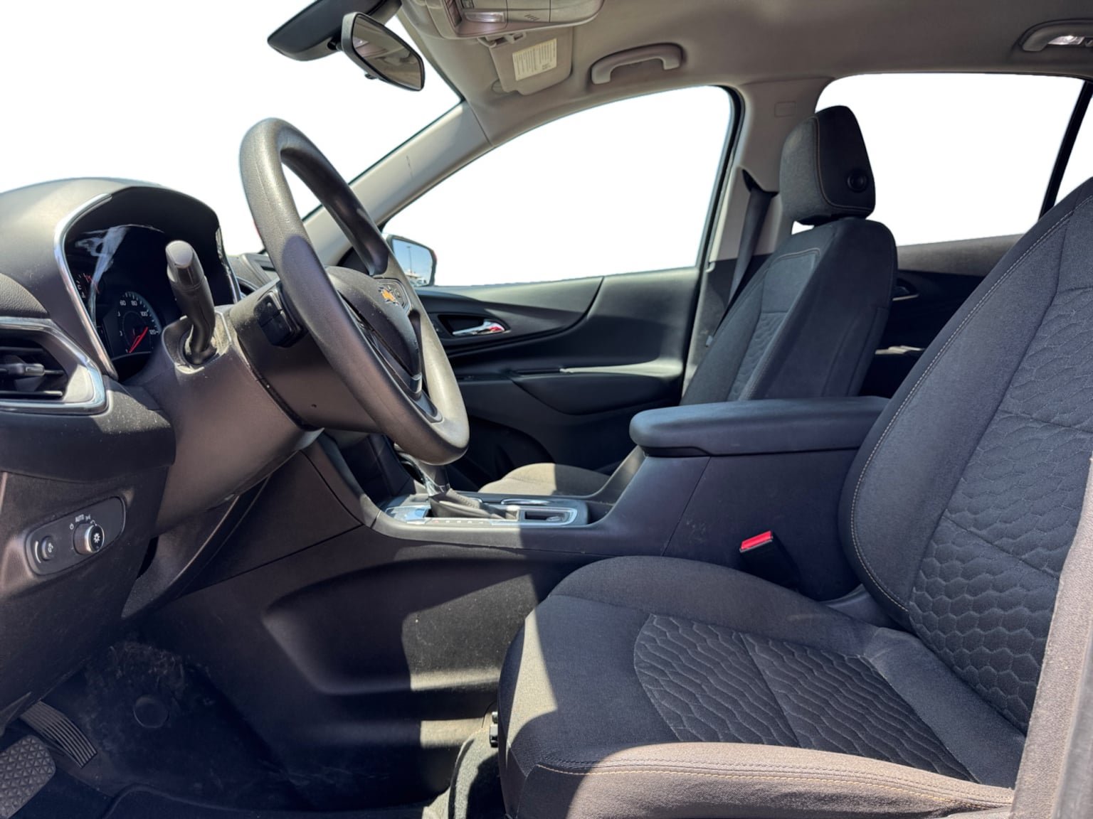 Used 2018 Chevrolet Equinox LT FWD image 10