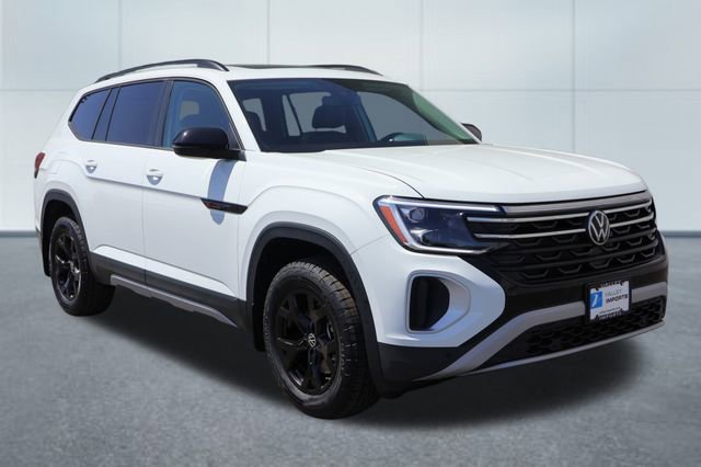 New 2025 Volkswagen Atlas Peak Edition SE