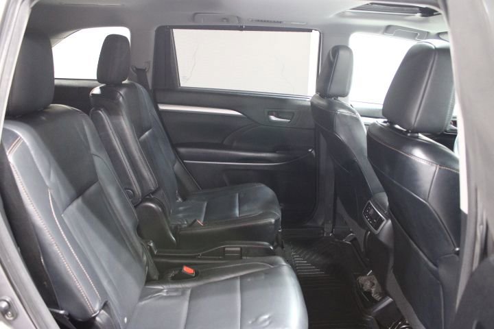 Used 2015 Toyota Highlander XLE image 30