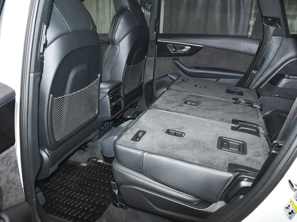 Used 2021 Audi SQ7 Premium Plus w/ Executive Package image 62