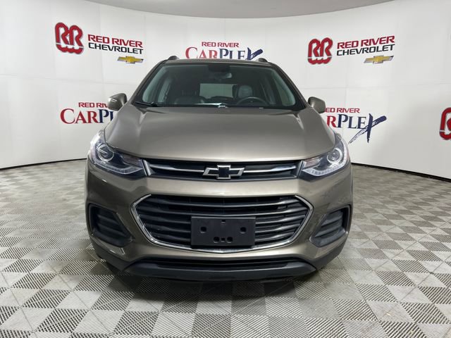 Used 2021 Chevrolet Trax LT w/ Sport Edition image 2