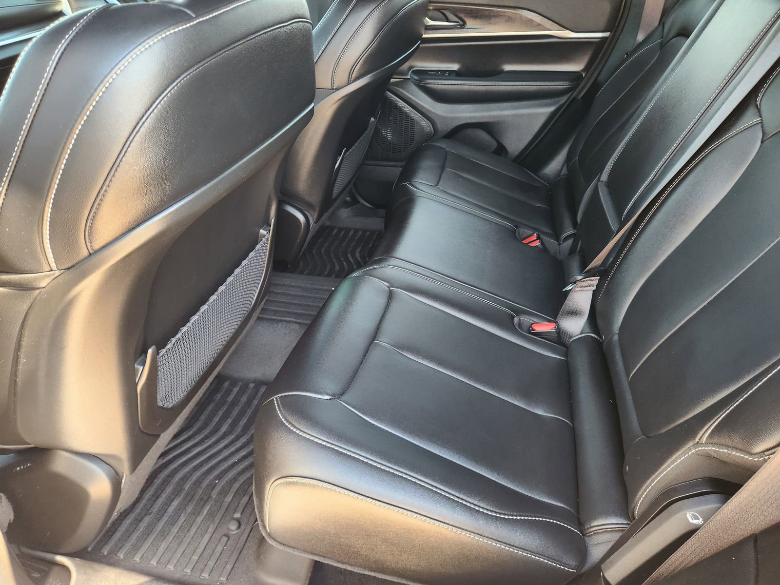 Used 2025 Jeep Grand Cherokee Limited image 31