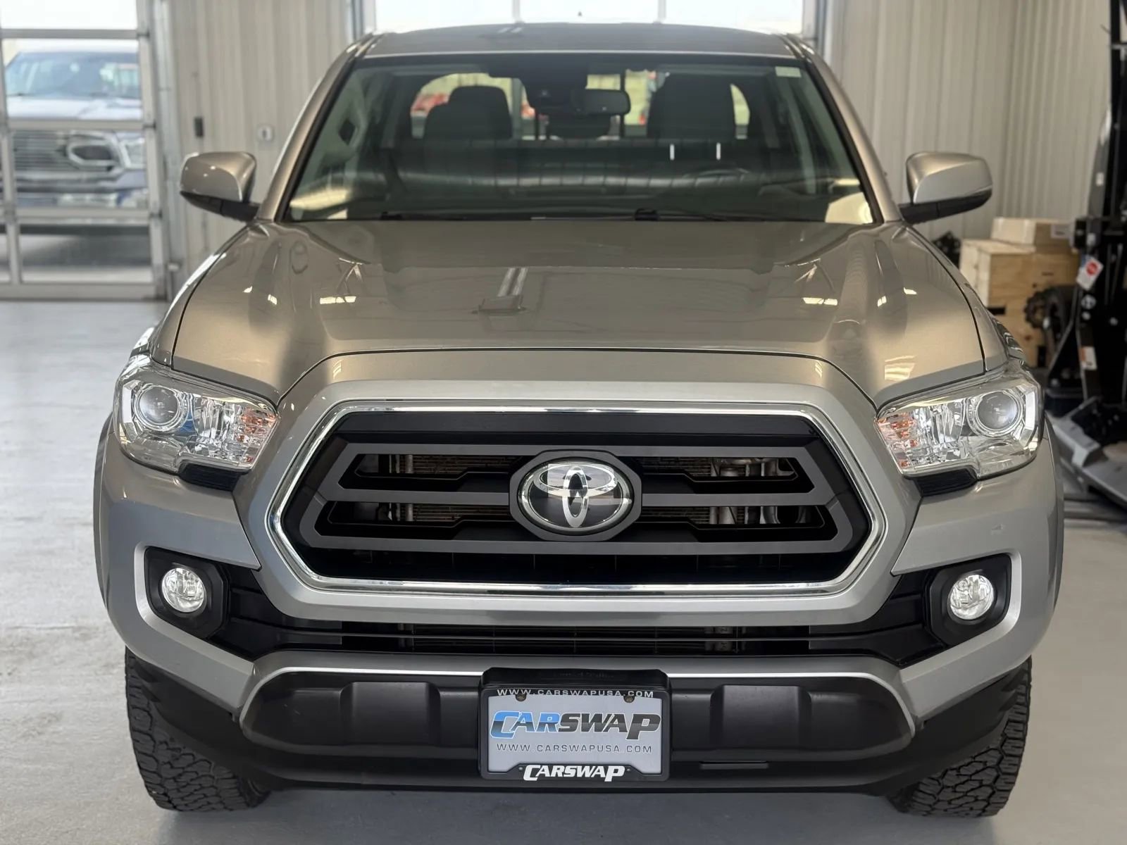 Used 2023 Toyota Tacoma SR5 w/ Technology Package image 7