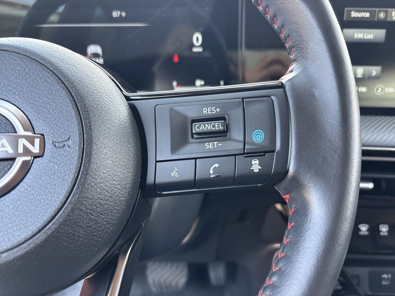 Used 2025 Nissan Kicks SR FWD image 21