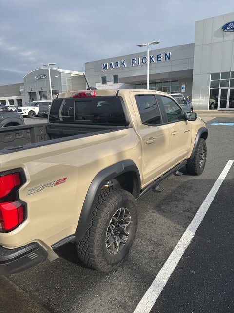 Used 2024 Chevrolet Colorado ZR2 w/ Technology Package image 10