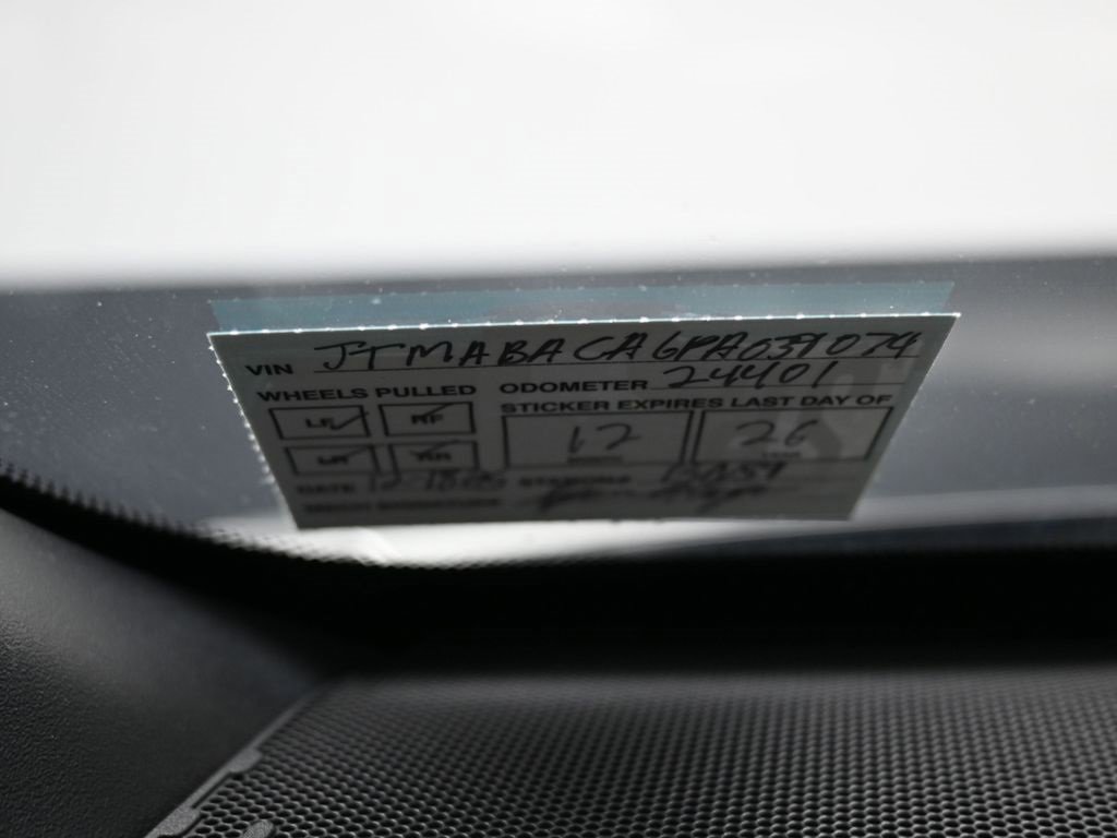 Used 2023 Toyota bZ4X Limited image 10